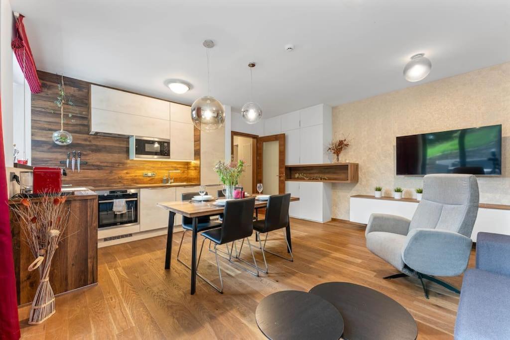 Apartment Adelka 104, Private Wellness - Whirlpool, Sauna, Parking Špindlerŭv Mlýn Extérieur photo